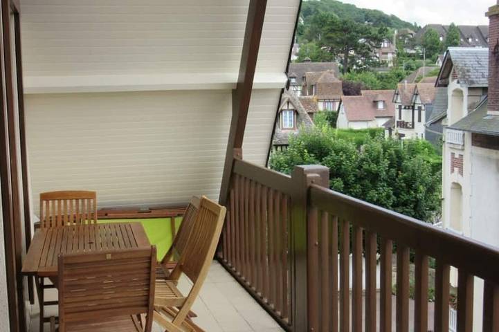 Gîte pour 5 personnes, avec balcon dans Office De Tourisme De Blonville Benerville Tourgeville