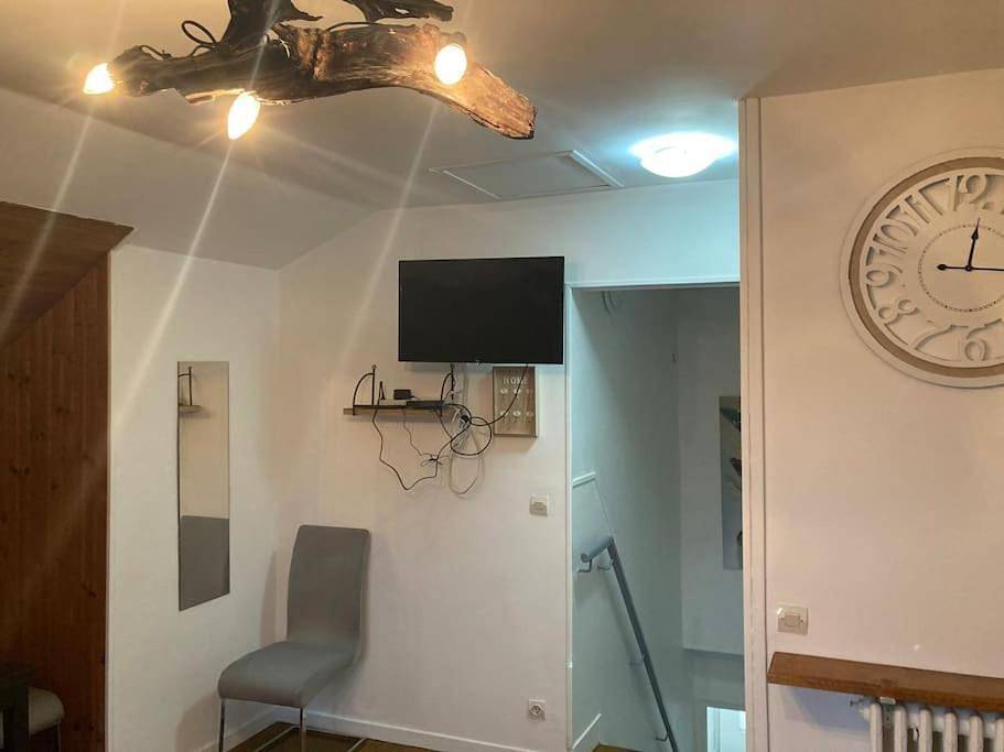 Appartement entier, Two-Bedroom Apartment in Évry-Courcouronnes, Essonne