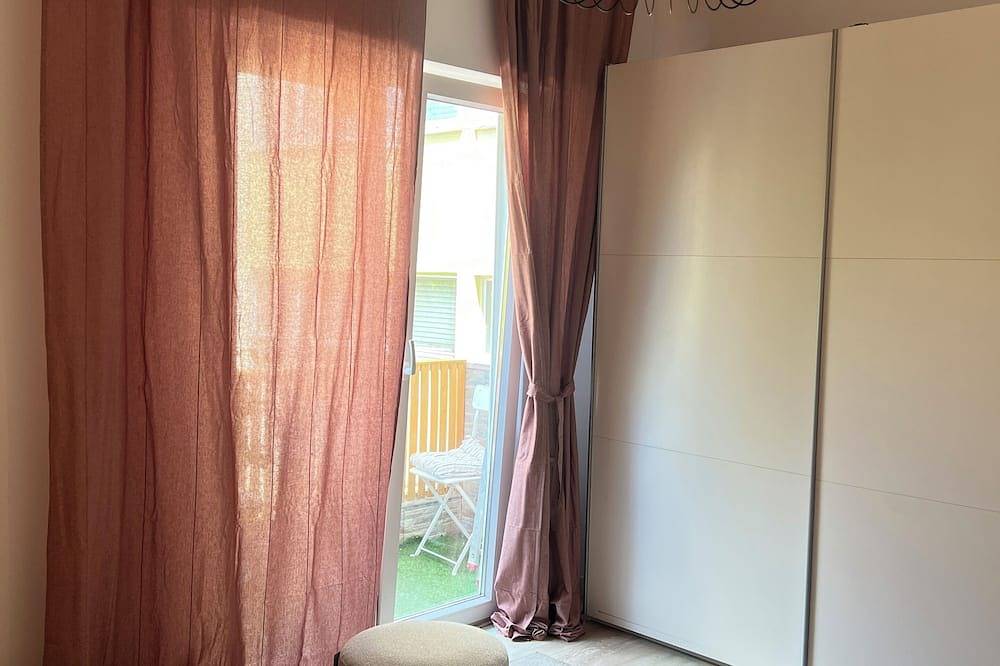 Apartamento inteiro, Quarto em apartamento partilhado com outros hóspedes in Águas Livres, Costa de Lisboa