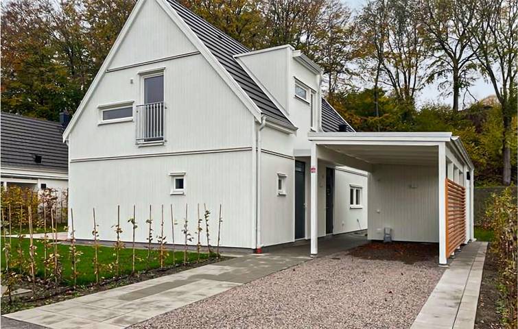 Hus för 7 Personer, med Terass och Trädgård i Båstad