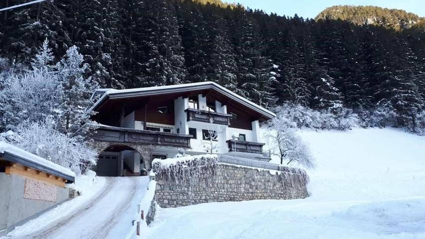 Vakantieappartement voor 2 personen, met tuin en uitzicht in Pettneu am Arlberg