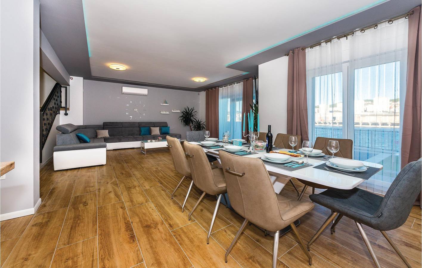 Casa de vacaciones para 10 personas con terraza in Šibenik, Condado de Šibenik-Knin