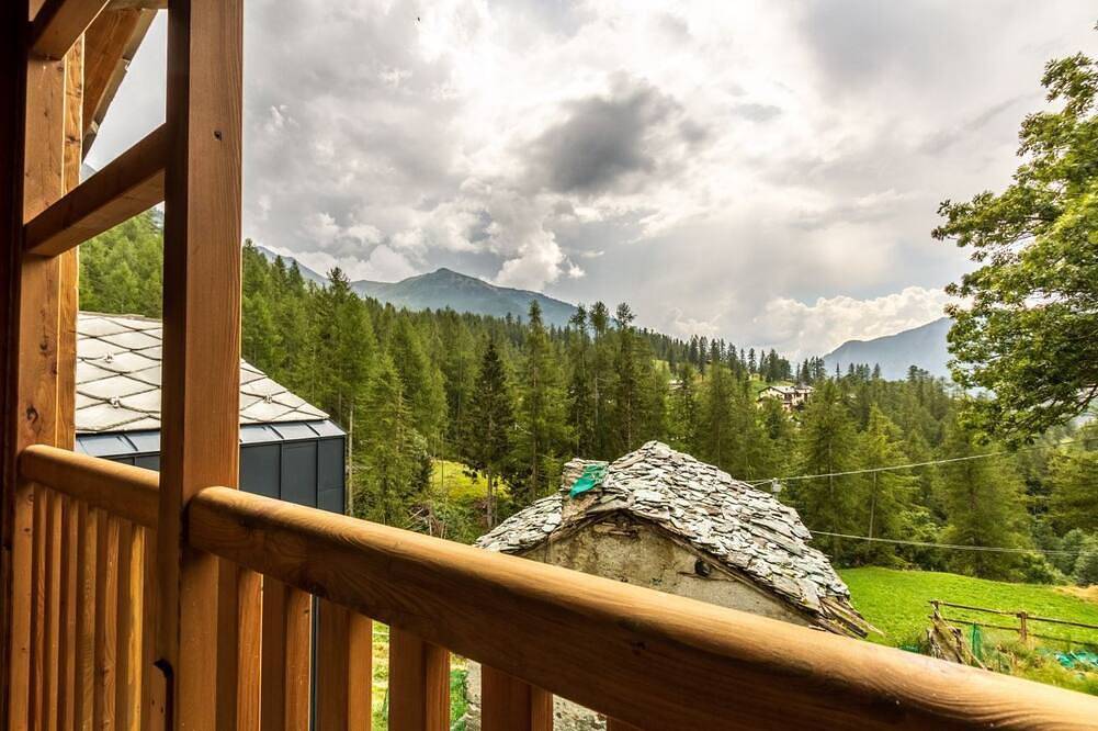 Chalet Pessey|Il tuo chalet privato con giardino a 400mt dal Pistone in Cervinia, Valtournenche