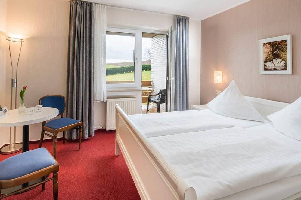 Pension Haus Anny - Hallenbad - Doppelzimmer Dusche/Wc in Deudesfeld, Vulkaneifel