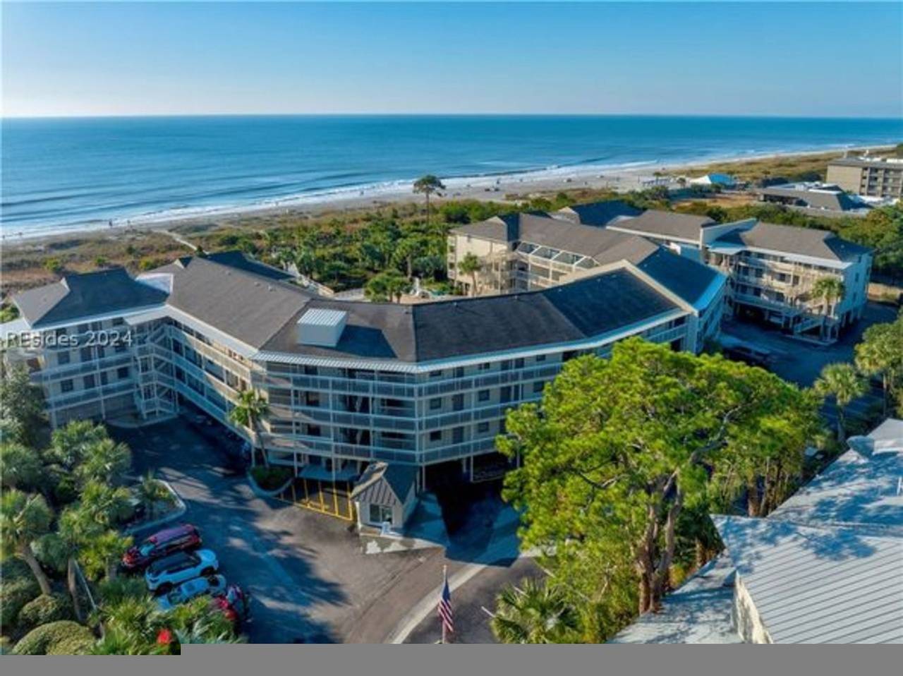 Entire apartment, Breakers 328 Oceanfront Hilton Head Condo Direct Beach Access in Coligny Beach, Shipyard Plantation