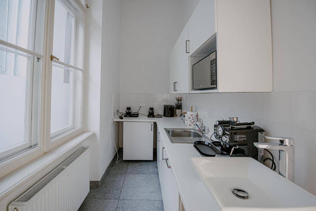 Cały apartament, Piotrkowska 77 4 separete Bedrooms 4 osobne pokoje z osobna łazienką i kuchnią na korytarzu in Łódź, Województwo łódzkie