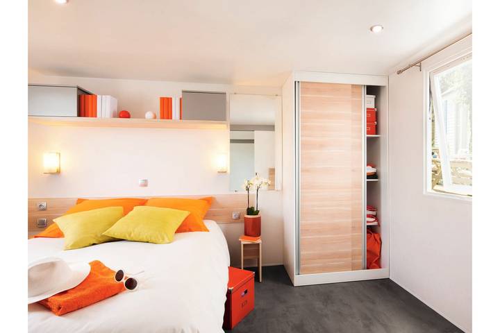 Camping pour 4 personnes, avec terrasse ainsi que jardin et piscine, animaux acceptés dans Côte de Granit Rose - 4