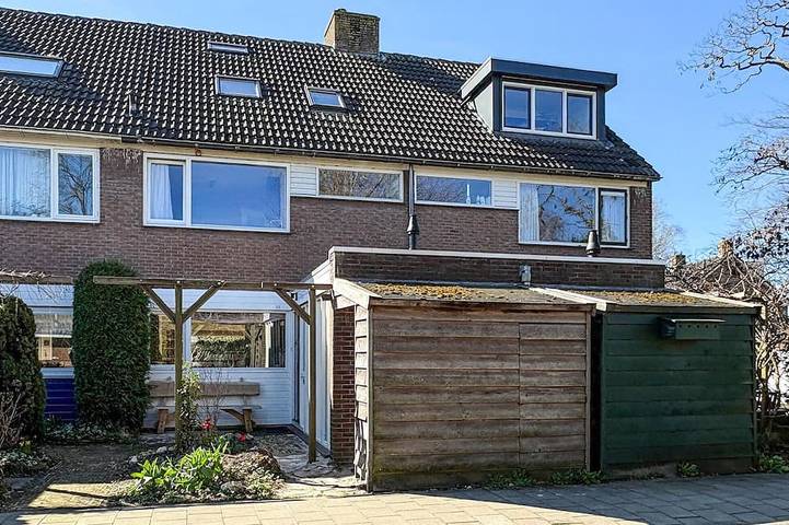 Gîte pour 6 personnes, avec terrasse dans Broek in Waterland