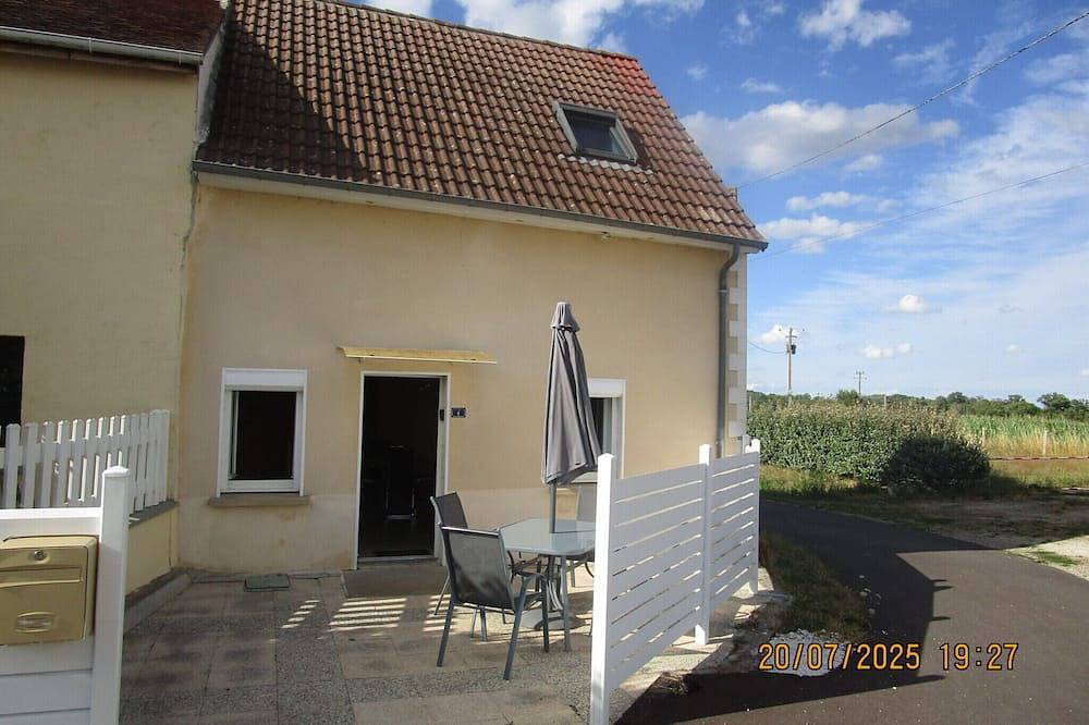 Maison de Vacances 'Les Sassiers' avec Vue sur le Lac, Terrasse Commune et Wi-Fi in Saint-Firmin-sur-Loire, Région de Montargis