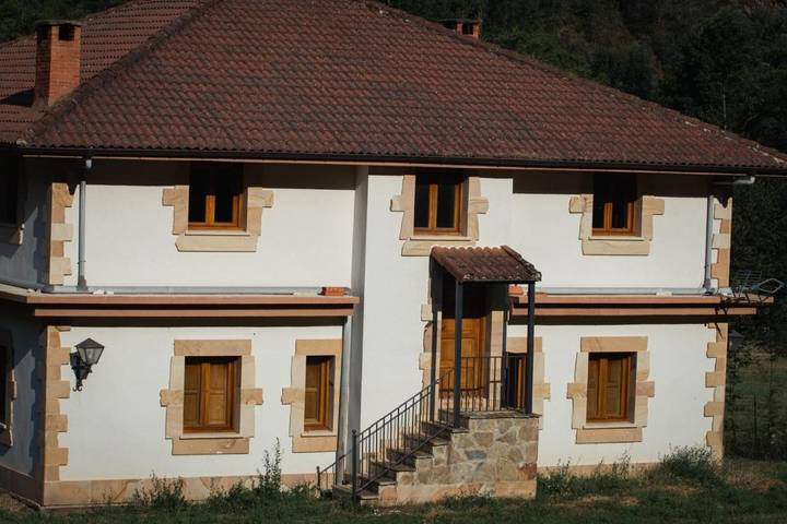 Casa rural para 12 personas, con Balcón y Terraza además de Jardín y Vistas en Vega de Liébana - 3