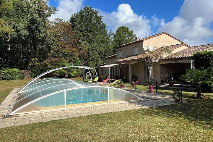 Location de vacances pour 6 personnes, avec jardin à La Chapelle-Gonaguet