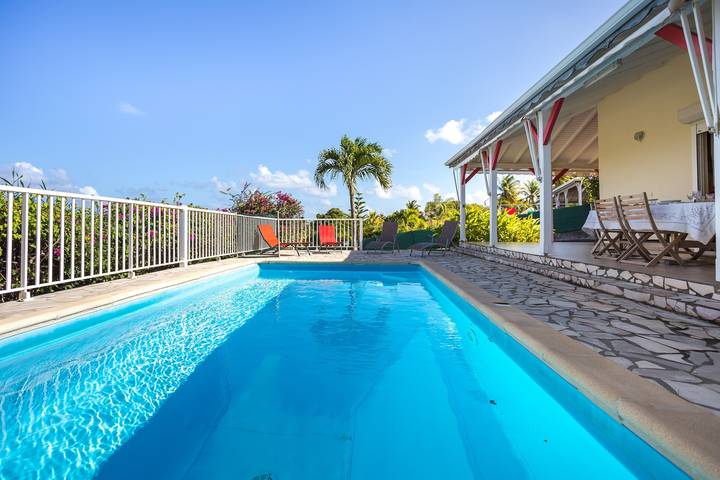 Ferienhaus für 6 Personen, mit Terrasse und Pool sowie Garten - 1