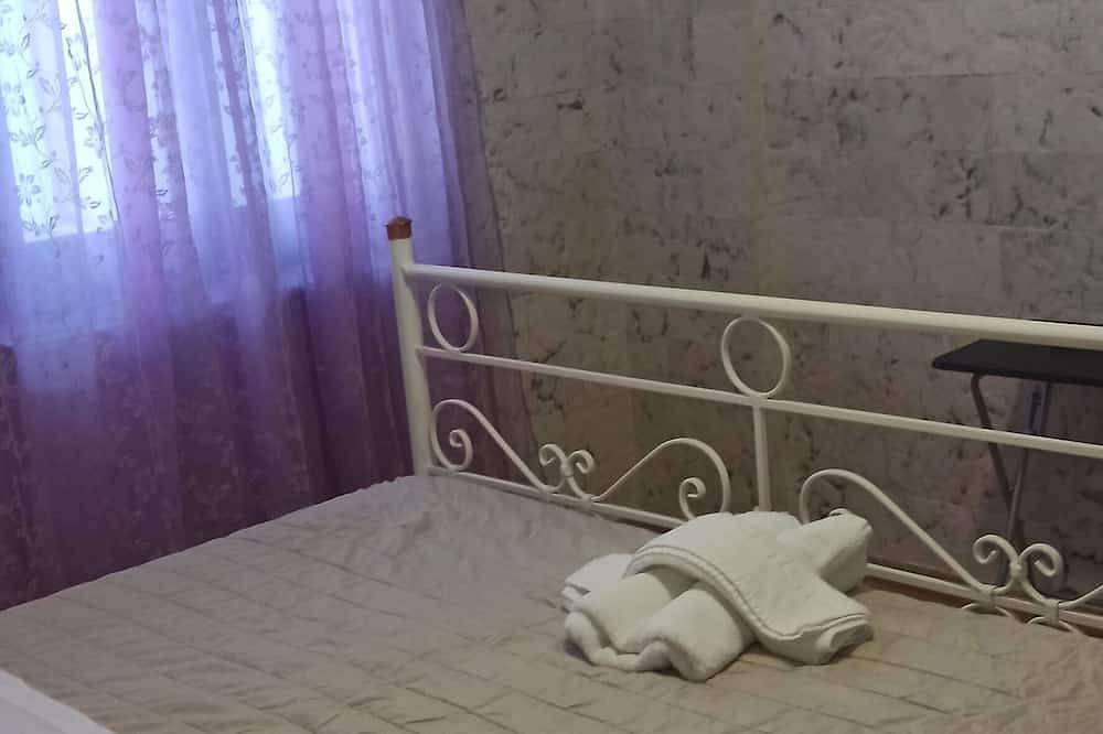 Geheel appartement, In Vari of Syros, 50 meters from the beach, Furnished house, in Vari (Syros), Syros