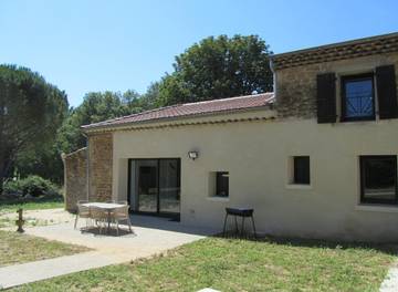 Gîte pour 8 personnes, avec terrasse et jardin à Montoison