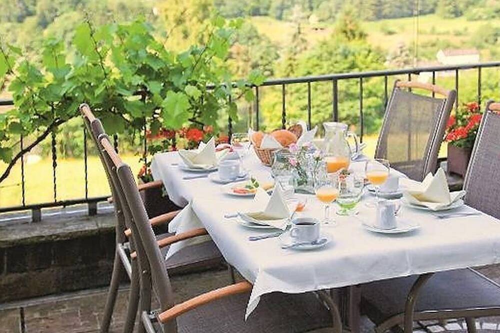 Vierbettzimmer Dusche/Wc - Landhaus Müllenborn, Hotel in Gerolstein, Vulkaneifel