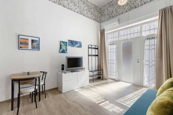 Ganze Wohnung, Apartment 'Chicco & Mirca Loft in Rome Metro A' mit Wlan und Klimaanlage in Primavalle, Rom