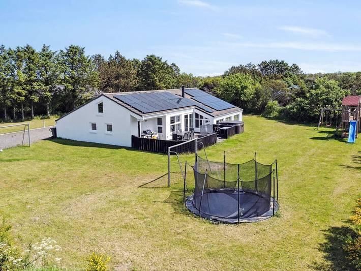 Hus för 10 Personer, med pool och terass, barnvänlig i Lønstrup