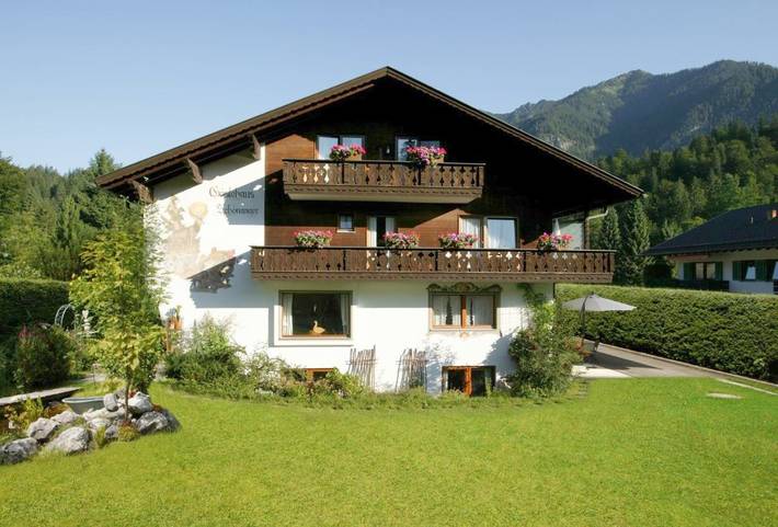 BnB für 2 Personen, mit Sauna und Garten sowie Terrasse, mit Haustier in Grainau