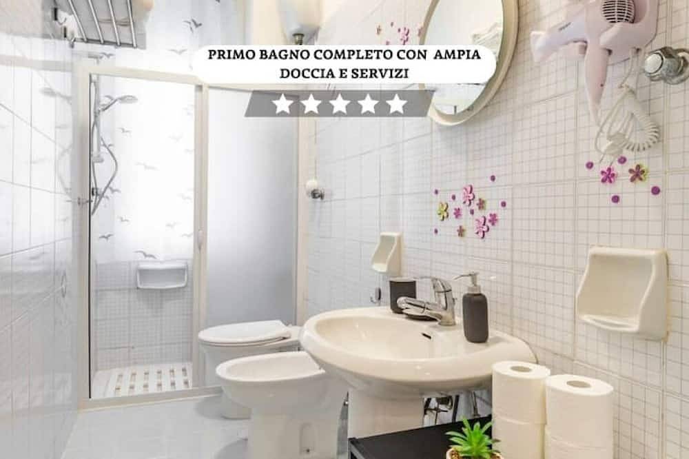 Apartamento entero, [Panoramic and 90 meters from the sea] in Castel Volturno, Provincia de Caserta