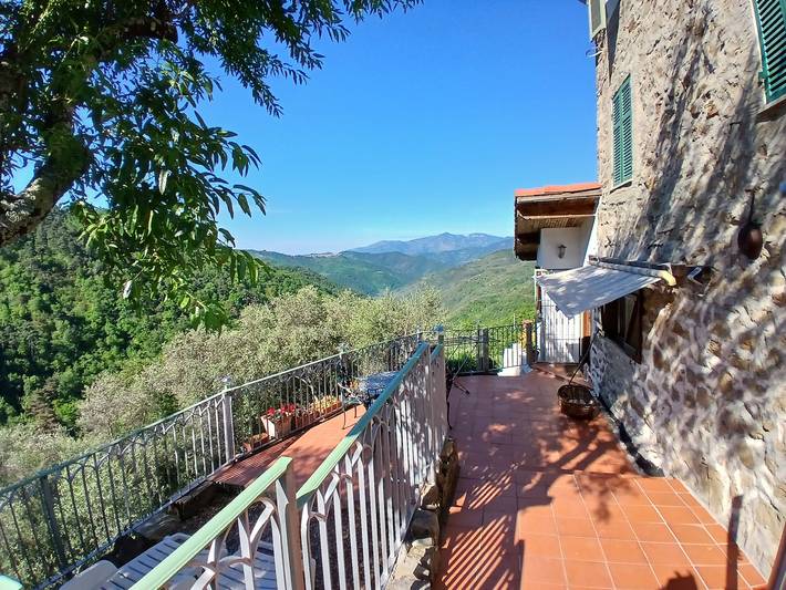 Agriturismo per 2 persone, con giardino e balcone, adatto a famiglie con bambini in Provincia di Imperia