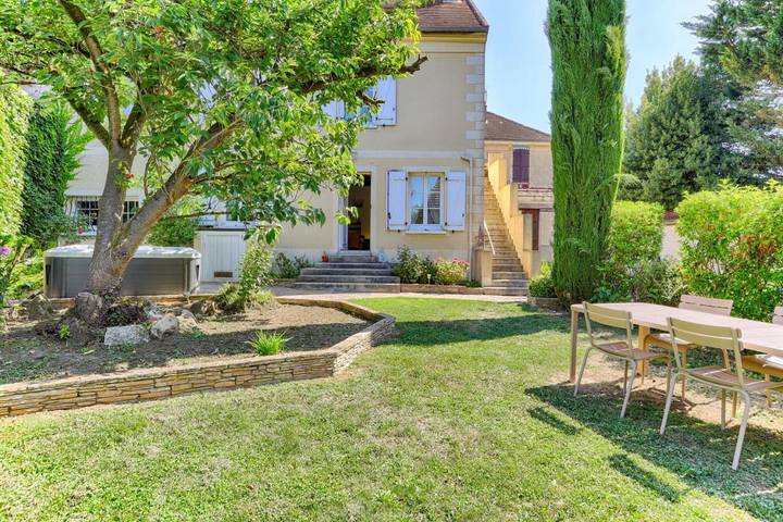 Ferienwohnung für 4 Personen, mit Whirlpool und Terrasse sowie Garten in Disneyland Paris - 2