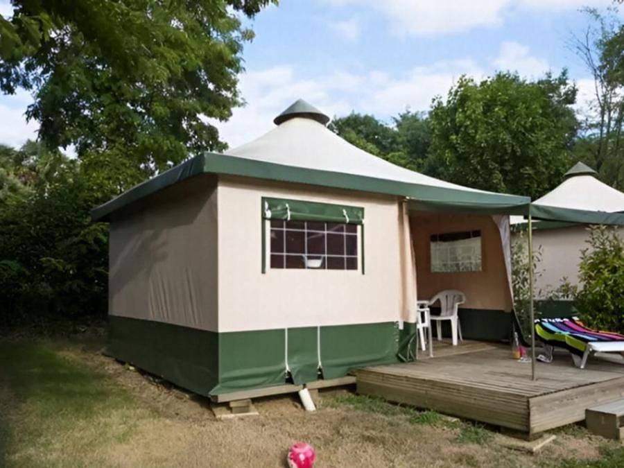 Camping Portes d'Ariège - Tente 4 personnes - Cyrus - Sans sanitaires, sans évier in Pamiers, Ariège