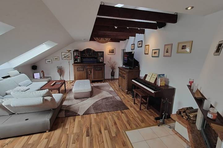 Ferienwohnung für 4 Personen, mit Balkon und Whirlpool sowie Sauna in Saarbrücken