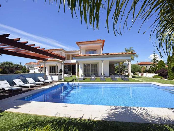 Villa para 9 pessoas, com jacuzzi e piscina e ainda jardim em Esposende