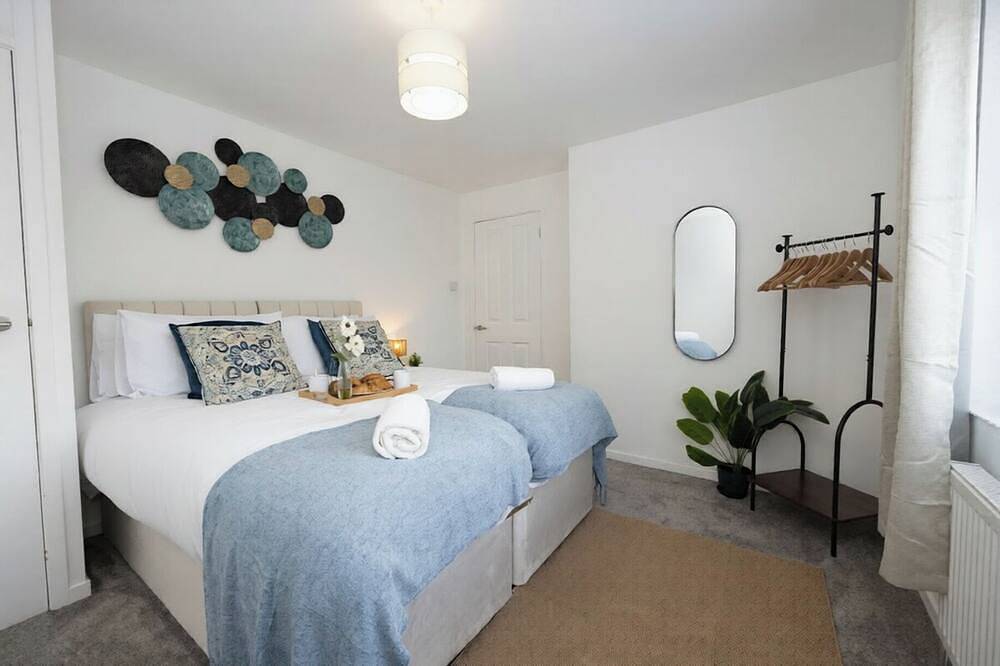 Luxury 2Br Cambridge House | Hot Tub & Pool Table in Coleridge Ward, Cambridge