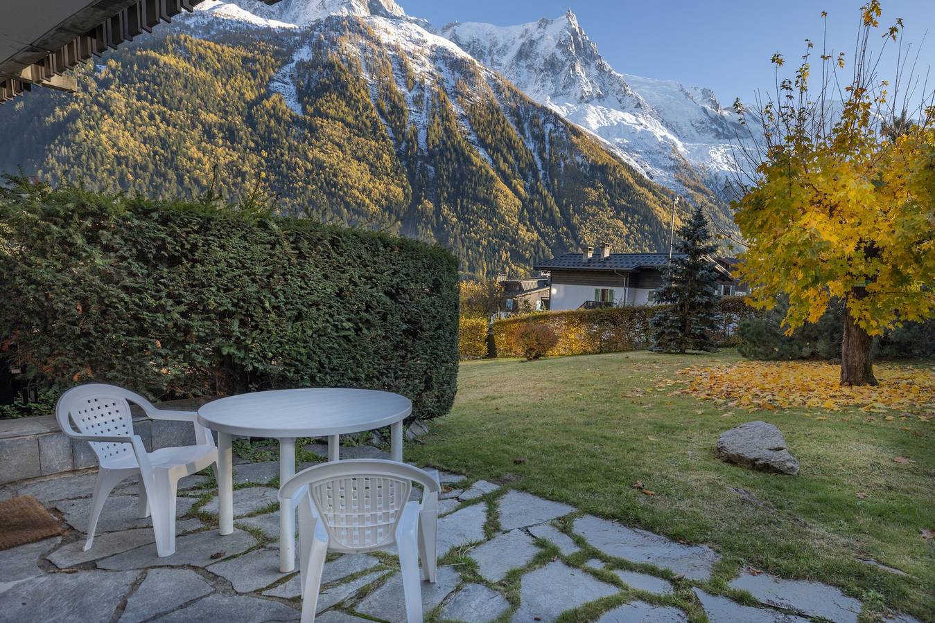 Appartement entier, Appartement "Le Brévent Bat A" avec vue sur les montagnes, terrasse privée & Wi-Fi in Brevent-Flegere, Chamonix-Mont-Blanc