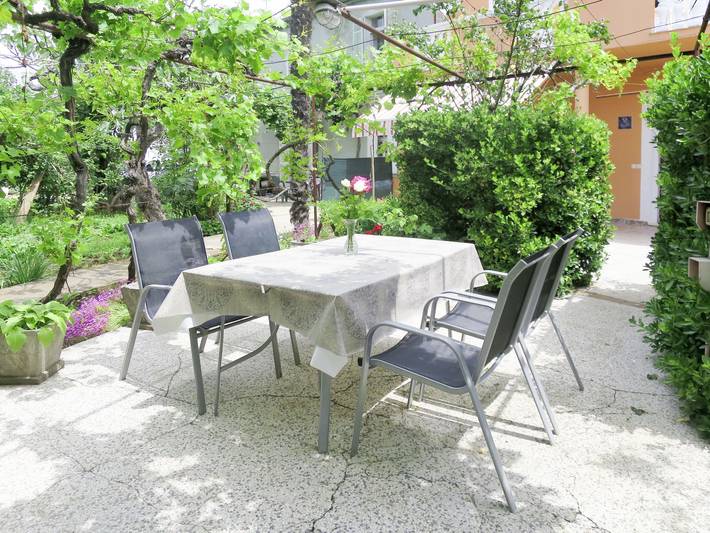 Ferienhaus für 10 Personen, mit Balkon und Garten in Sukosan - 4