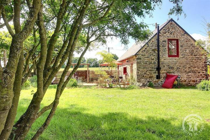 Gîte pour 2 personnes, avec terrasse et jardin à Saint-Clet - 2