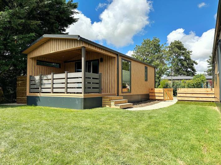 Chalet voor 2 personen, with tuin and balkon as well as uitzicht op het meer in Noord-Holland