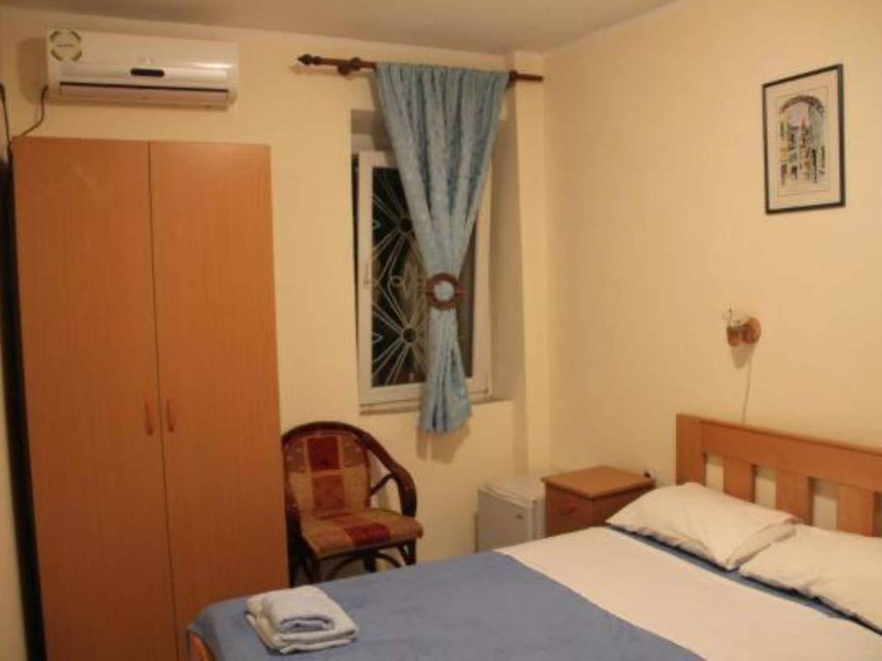 Quaint & Affordable Stay in Budva Traditional Stone House - Family Room 2 in Budva, Opština Budva