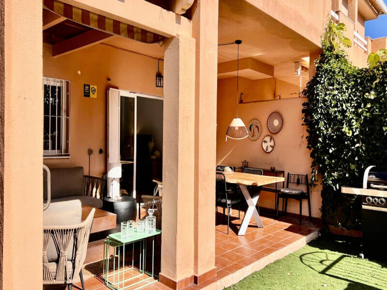 Geheel appartement, Appartement in Cabopino vlakbij zandstrand in Carib Playa, Marbella