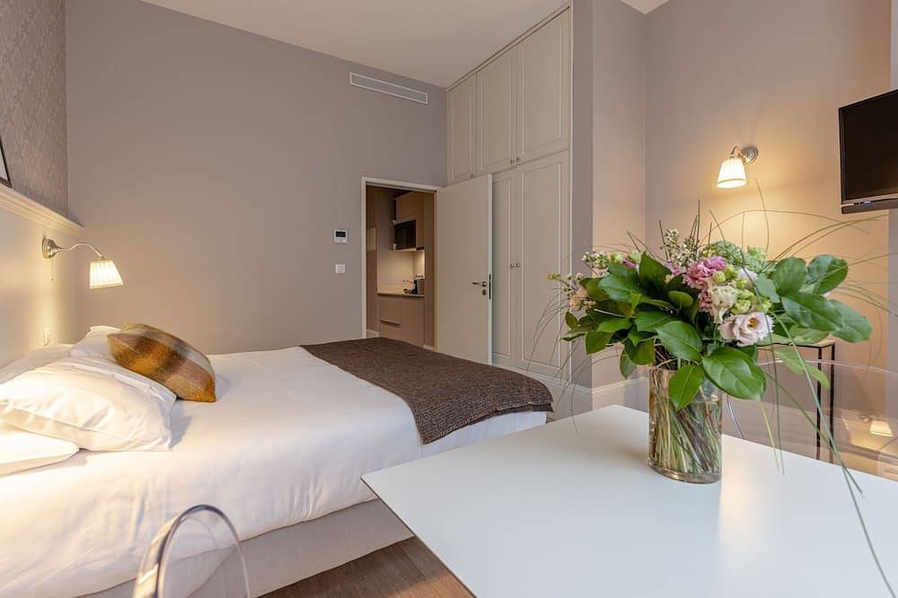 Appartement entier, Grand Studio climatisé - Maison Blanche in Limoges, Région de Limoges