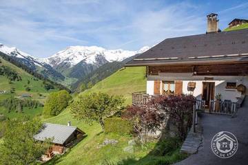 Gîte pour 10 personnes, avec jardin et balcon dans Lac de Roselend