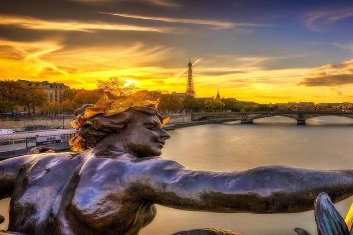 Gîte pour 2 personnes, avec jardin et balcon dans Les Costes