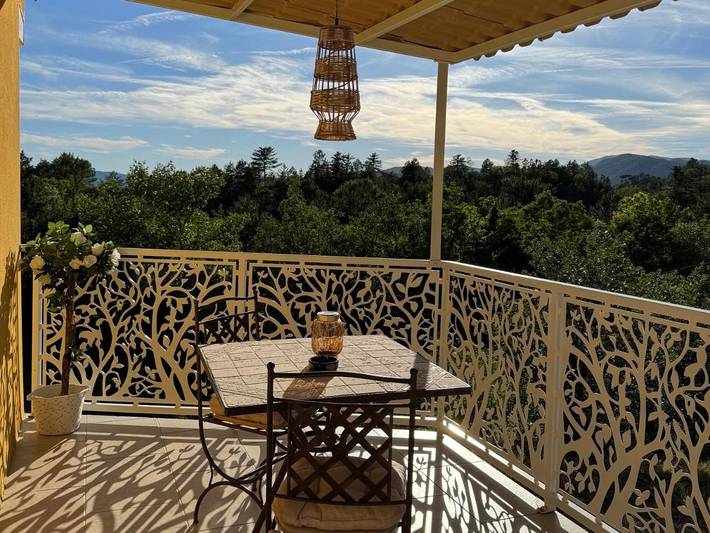 Maison d’hôte pour 2 personnes, avec Balcon ainsi que Terrasse et Vue à Digne-les-Bains