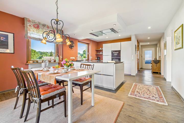 Entire apartment, Casa Toscana with Private Garden, Balcony, and Wi-Fi in Reutlingen, Neckar-Alb
