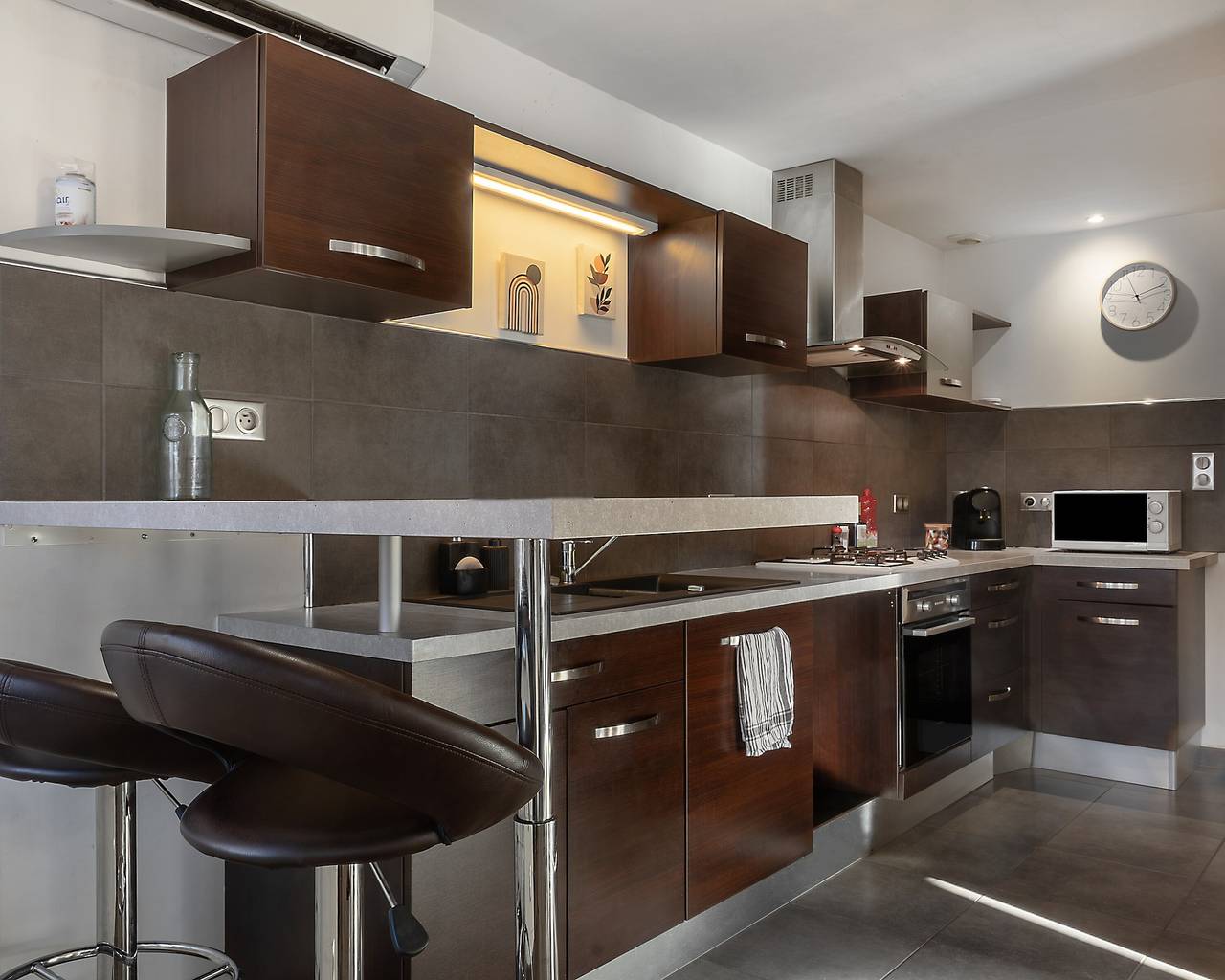 Apartamento entero, Apartamento 'La Glycine' con Wi-Fi y aire acondicionado in Montolieu, Región de Carcassonne