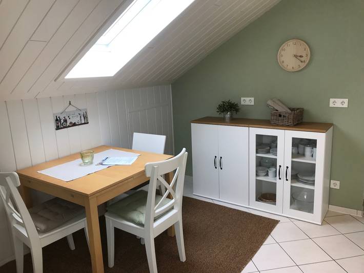 Hel lejlighed, Haus Am Apfelweg – 'Topaz' Apartment with Lake View, Balcony, and Wi-Fi in Kippenhausen, Immenstaad am Bodensee