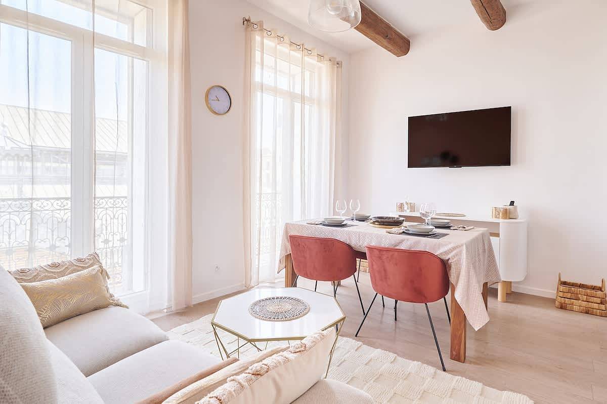 Apartamento entero, Le Chic face aux Halles clim  Classe 3 Etoiles in Béziers, Costa mediterránea (Francia)