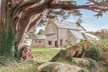Gîte pour 6 personnes, avec jardin à Mahalon