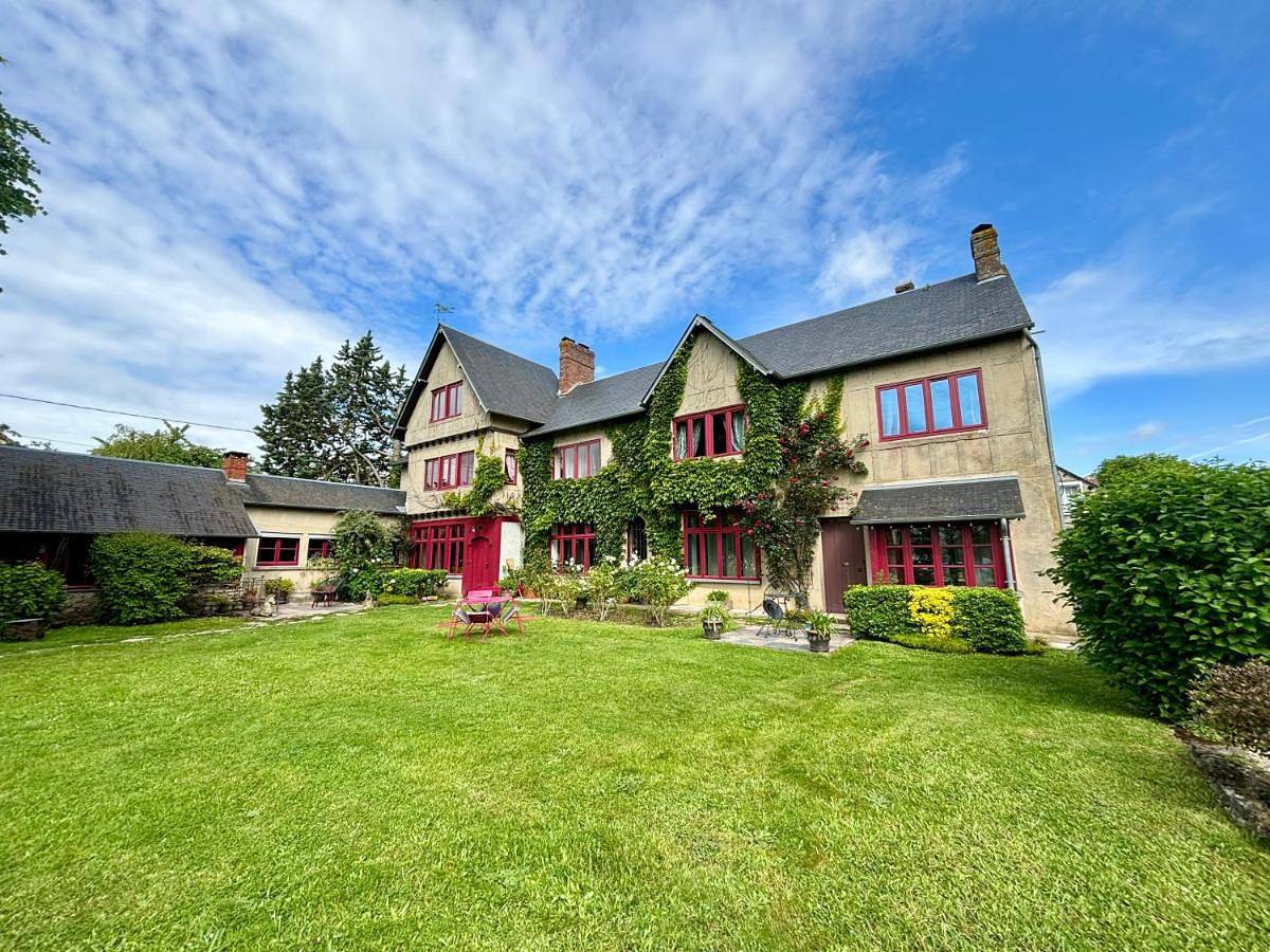 One-Bedroom House in Lommoye, Yvelines