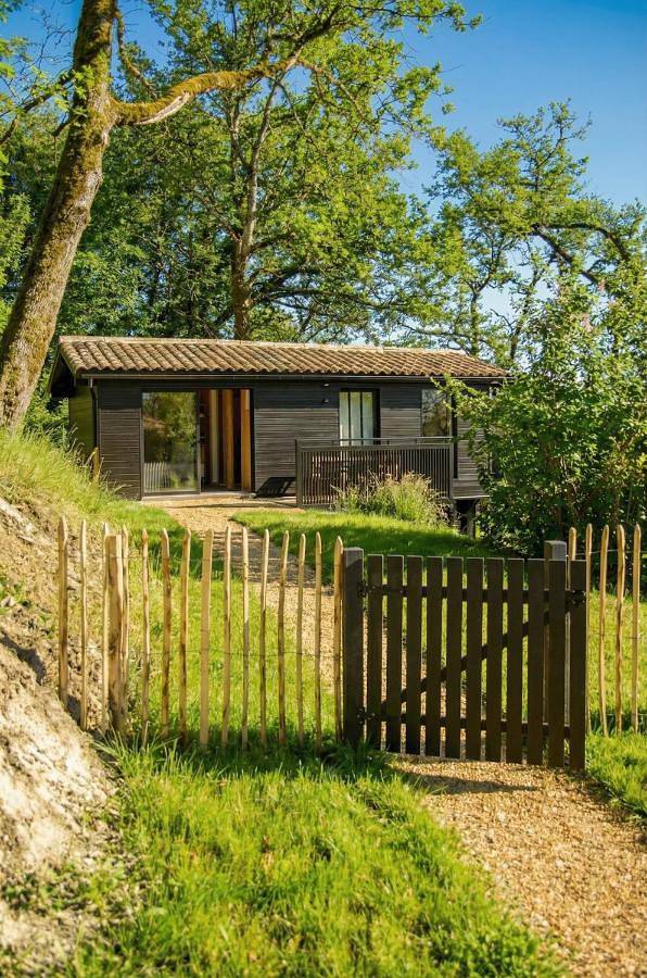Domaine la Védence - La Cabane Tchanquée in Marsolan, Gers