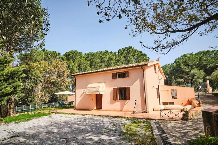 Casa vacanza per 6 persone, con Balcone e Terrazza nonché Giardino e Panorama a Sant'Ambrogio
