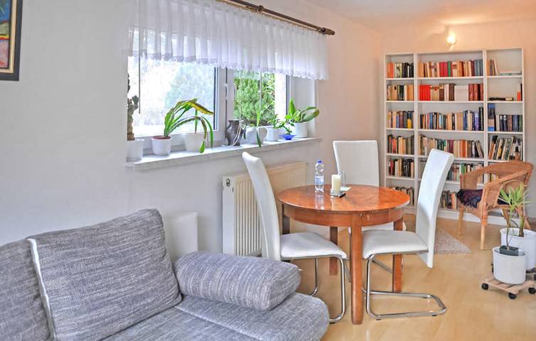 Ganze Ferienwohnung, Gemütliche Neustrelitzer Wohnung mit Terrasse & Parkplatz in Neustrelitz, Mecklenburg-Strelitz