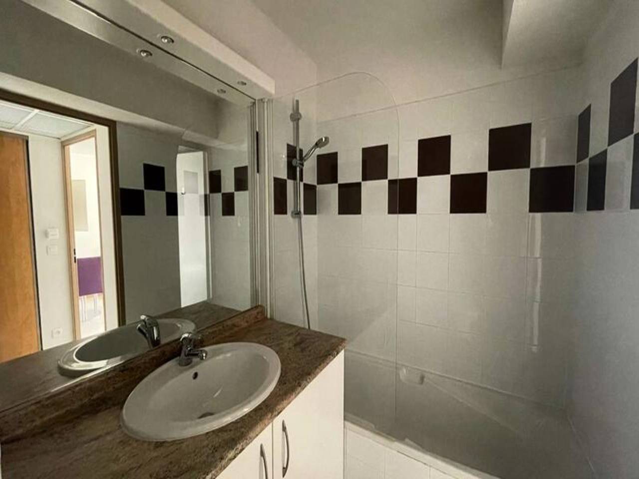 Appartement entier, T2 dans la rã©sidence Les Balcons du Canigou in Vernet-les-Bains, Parc naturel régional des Pyrénées catalanes