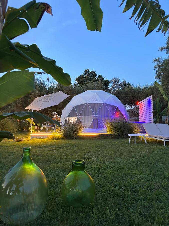 Camping für 2 Personen, mit Whirlpool und Terrasse sowie Garten und Pool in Kalabrien
